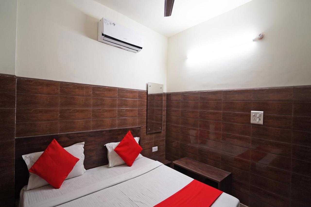 Hotel O Shri Sai Guest House Delhi  Bagian luar foto