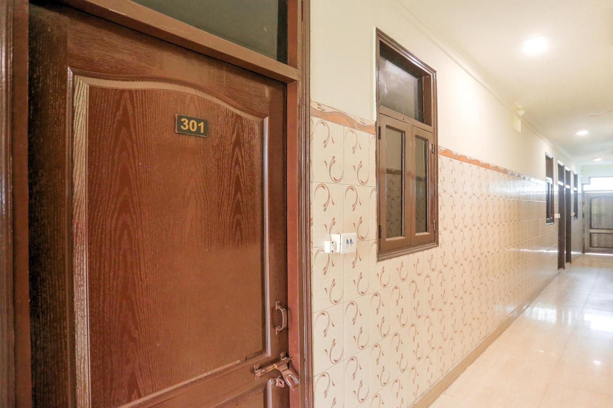Hotel O Shri Sai Guest House Delhi  Bagian luar foto